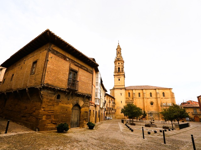 La Casona e Plaza Mayor - Briones