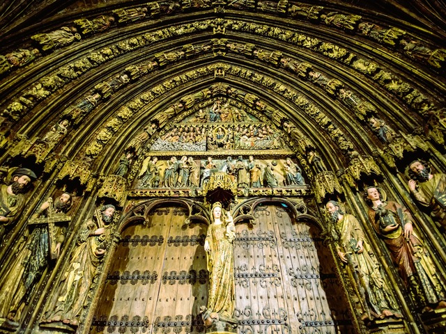 Pórtico Igreja Santa María de Los Reyes